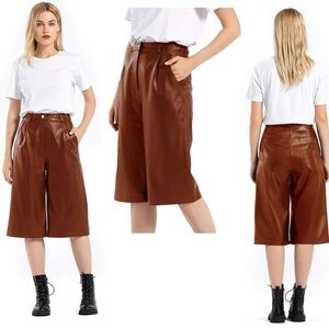 Abercrombie & Fitch camel brown faux leather pleated Bermuda shorts culottes M